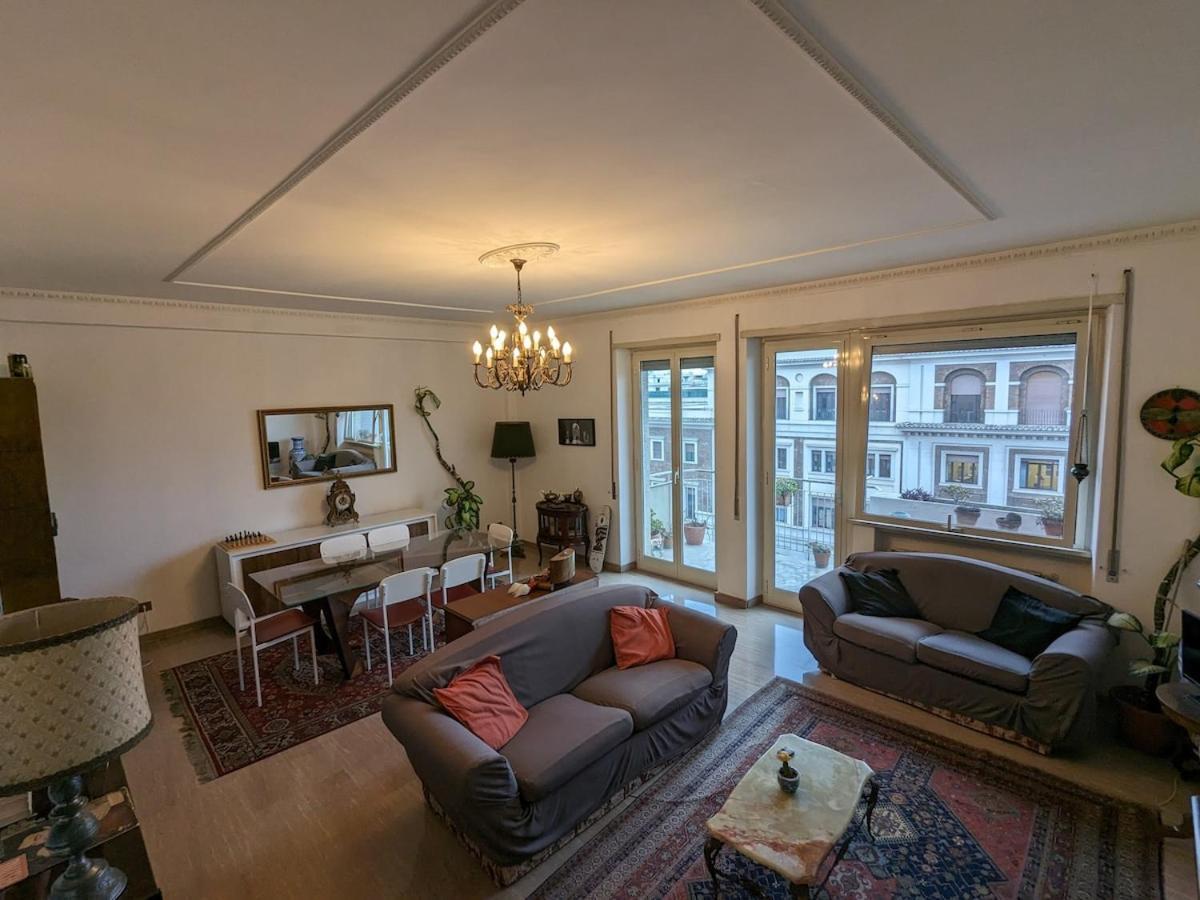 Spacious In Centre Appartamento *